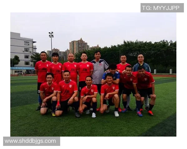 赛后分析：广州足球队与南京足球队的团队协作表现与战术探讨